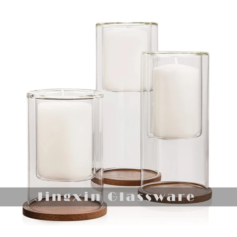 Bougeoir en verre avec base en bois
